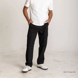 Abbreviated Men’s Black Cargo Pants